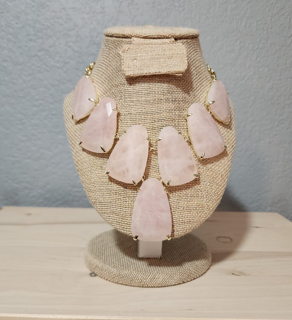 Kendra Scott chunky Harlow Statement Necklace Light Pink Quartz Gold Tone
